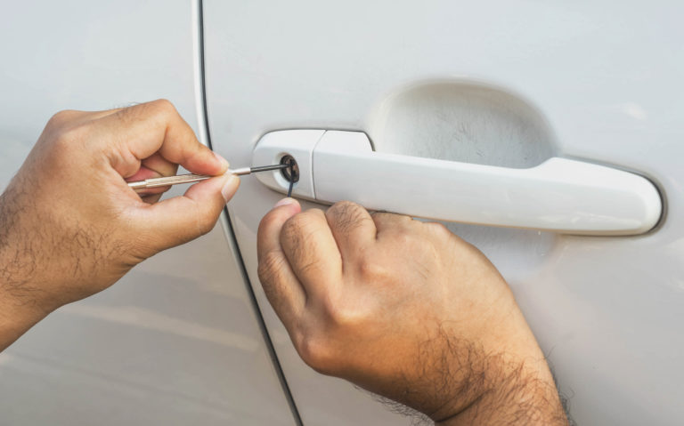 car door unlocking with lock pick swift and professional automotive locksmith services in holiday, fl – prompt solutions for your vehicle’s locking requirements.